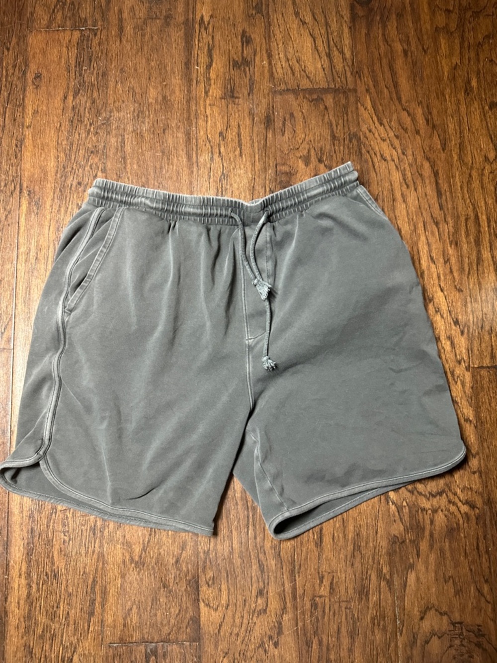 American Eagle Outfitters Men's Athletic Shorts in Charcoal Gray